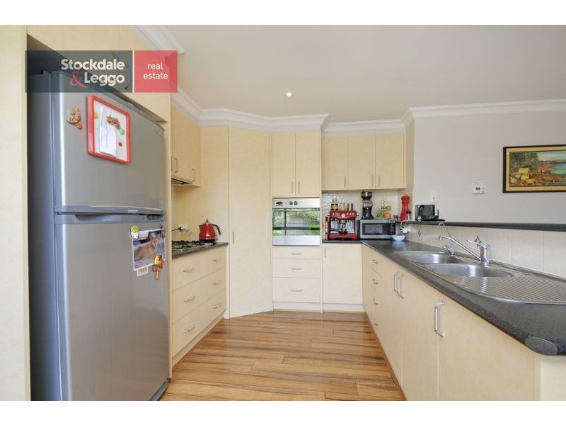 18 Saxtons Drive, Moe VIC 3825