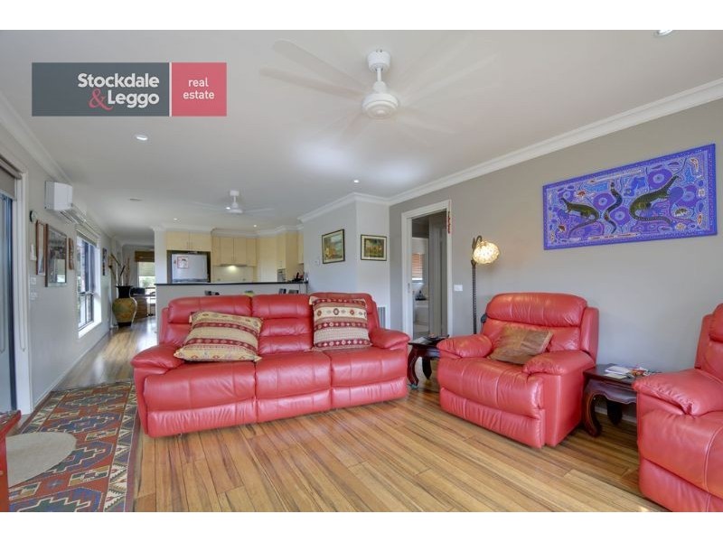 18 Saxtons Drive, Moe VIC 3825