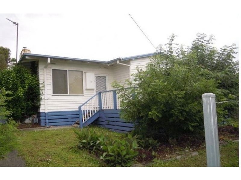 17 Stephenson Street, Morwell VIC 3840