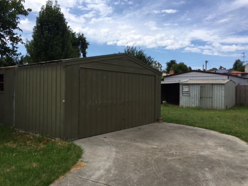 95 Service Road, Moe VIC 3825