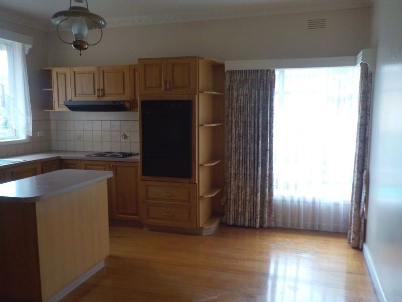 24 May Street, Moe VIC 3825