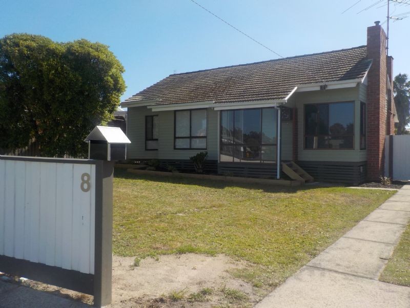 8 Worth Crescent, Moe VIC 3825