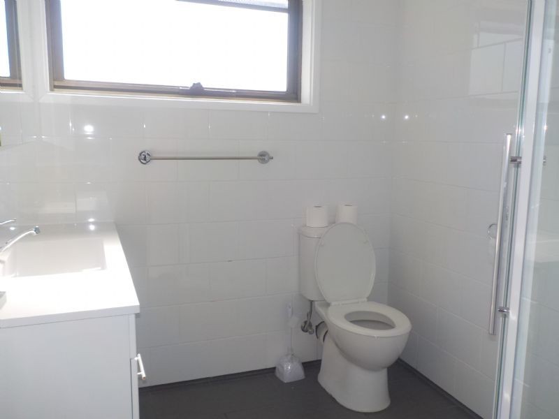 8 Worth Crescent, Moe VIC 3825