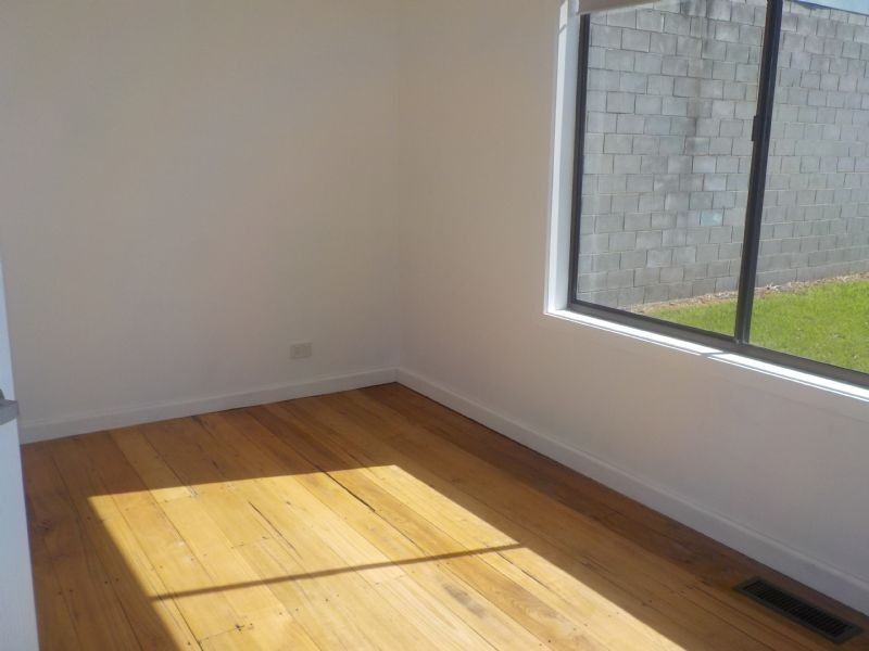 8 Worth Crescent, Moe VIC 3825