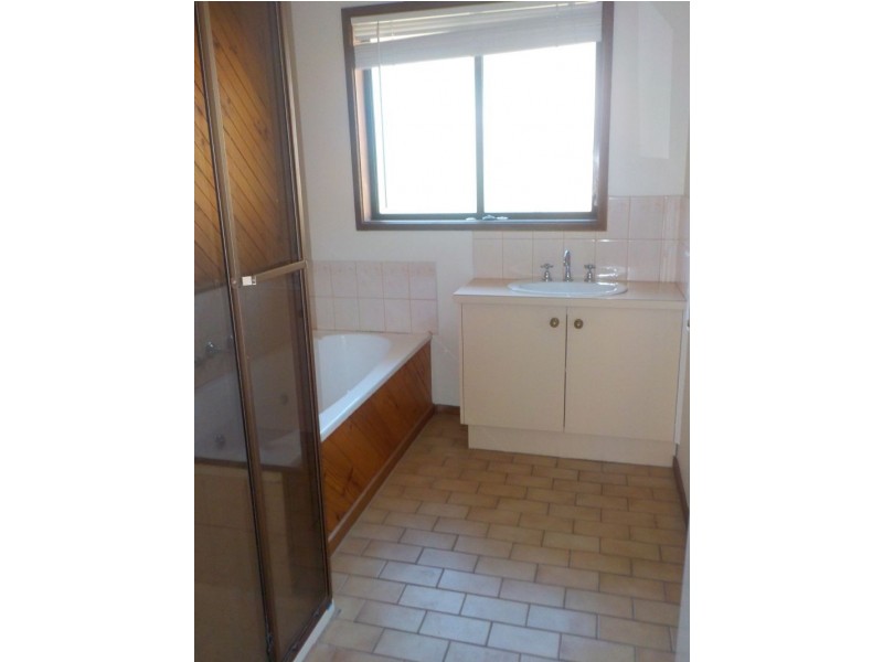5  Coalville Road, Moe VIC 3825