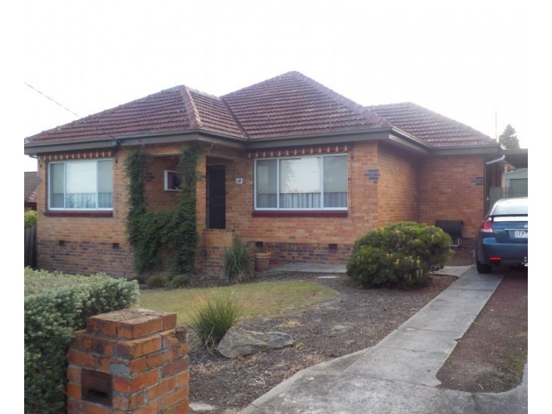14 Belvedere Court, Newborough VIC 3825