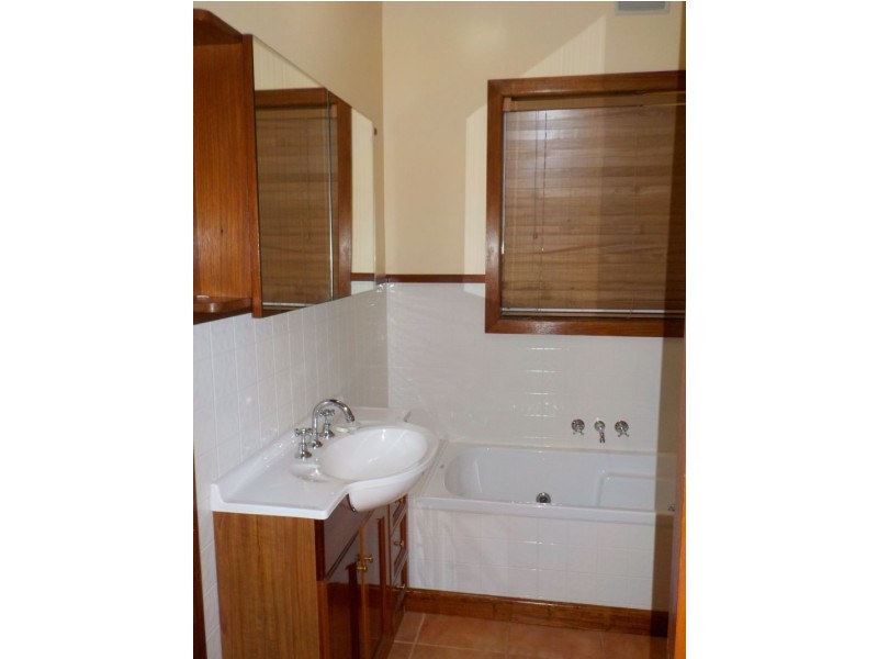 14 Belvedere Court, Newborough VIC 3825