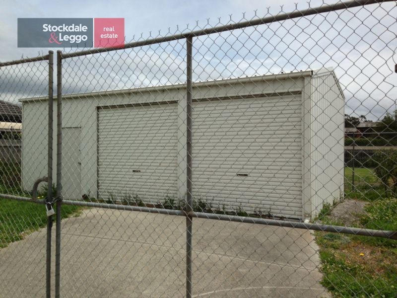2 Linton Avenue, Moe VIC 3825