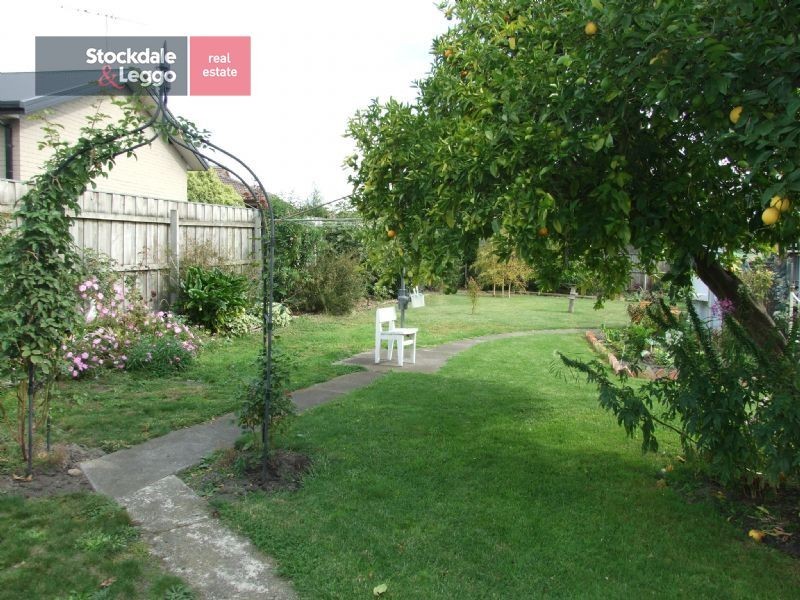 2 Mervyn Street, Moe VIC 3825