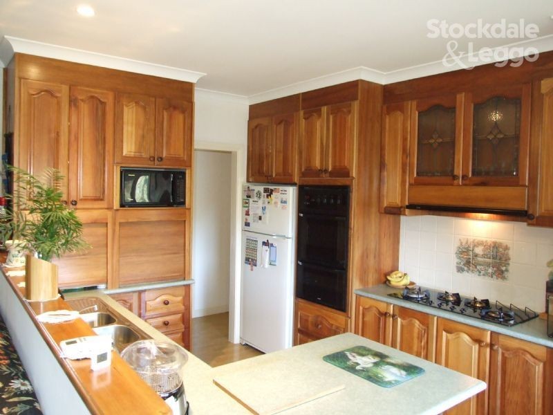 113 Donelan Drive, Hernes Oak VIC 3825