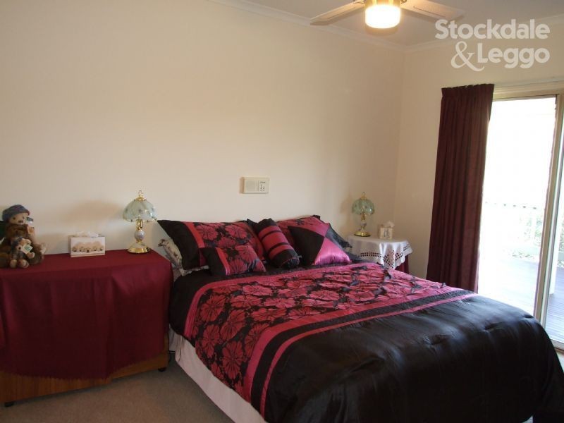 113 Donelan Drive, Hernes Oak VIC 3825