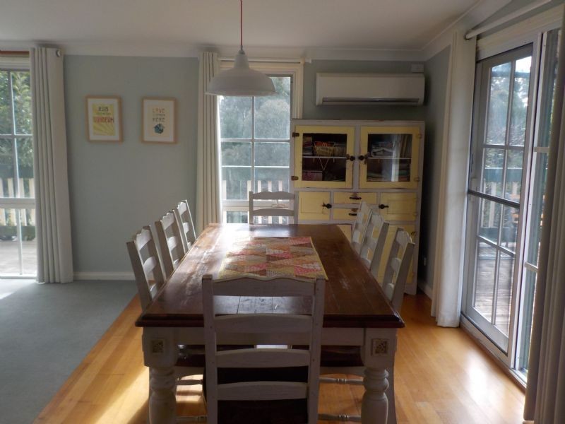 51 Donelan Drive, Hernes Oak VIC 3825