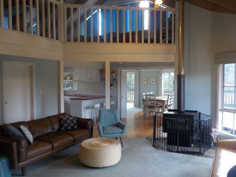 51 Donelan Drive, Hernes Oak VIC 3825