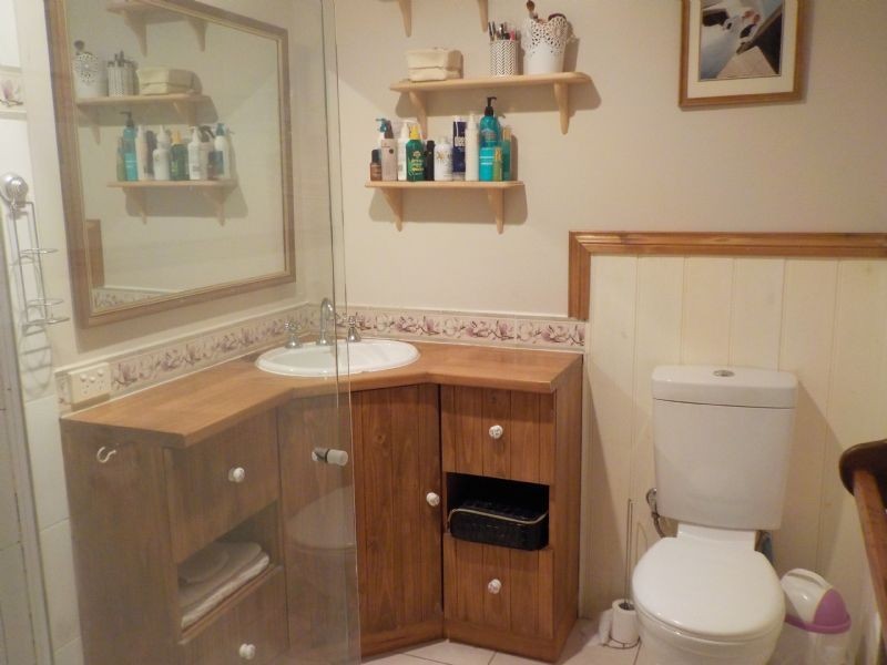 51 Donelan Drive, Hernes Oak VIC 3825