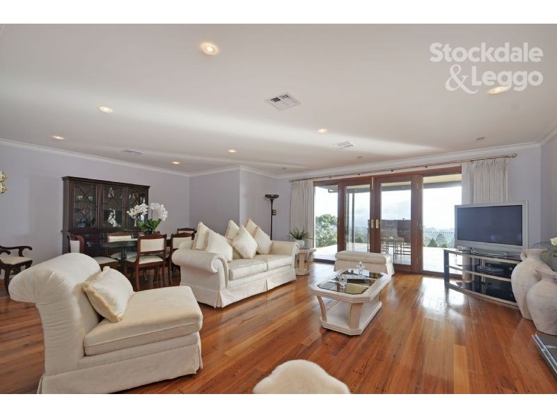 190 Pearces Track, Hernes Oak VIC 3825