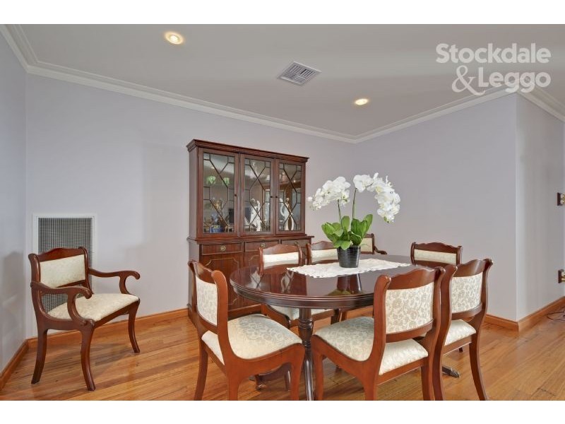 190 Pearces Track, Hernes Oak VIC 3825