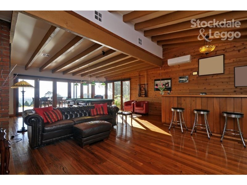 190 Pearces Track, Hernes Oak VIC 3825