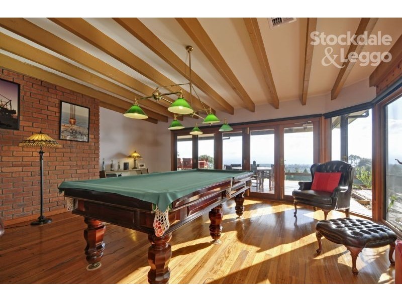 190 Pearces Track, Hernes Oak VIC 3825