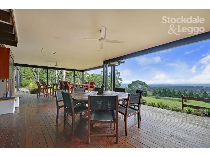 190 Pearces Track, Hernes Oak VIC 3825