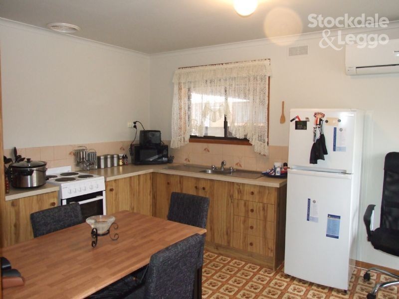 2/30 Saxtons Drive, Moe VIC 3825