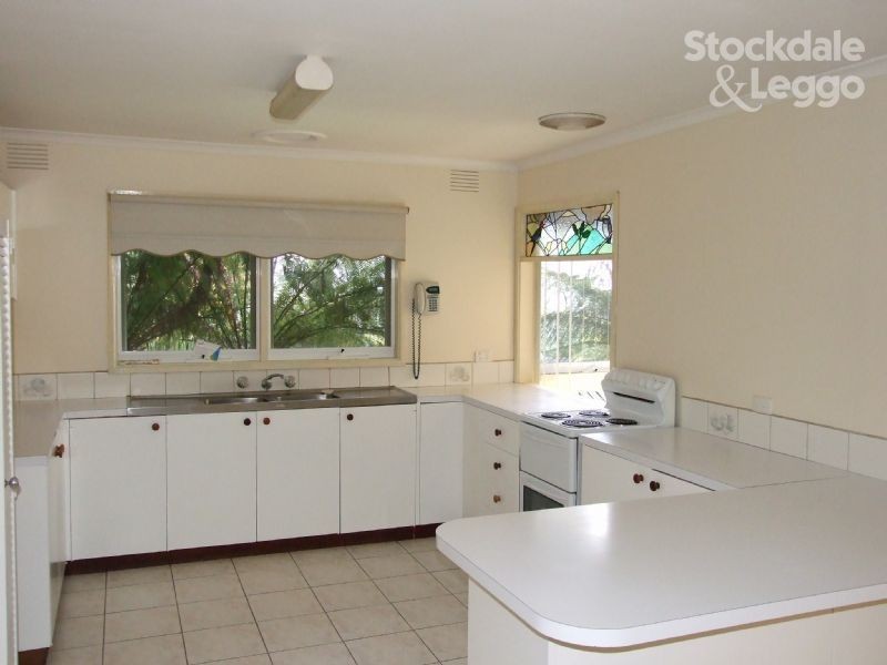 11 Pinnacle Dive, Rawson VIC 3825