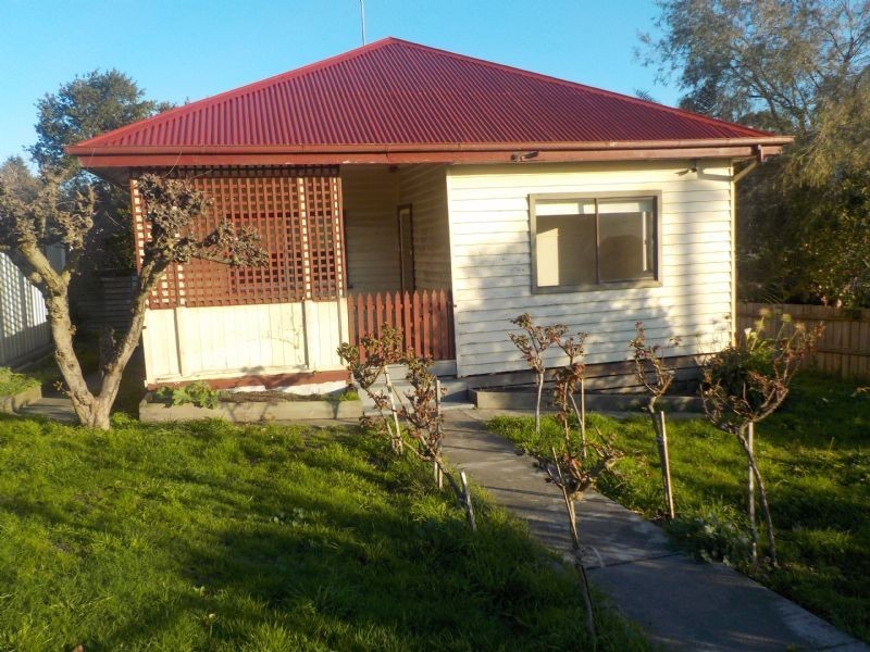 2  Chamberlain Road, Newborough VIC 3825