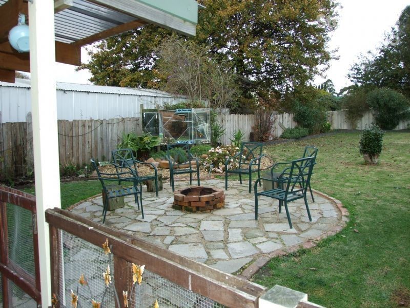 42 Chamberlain Road, Newborough VIC 3825