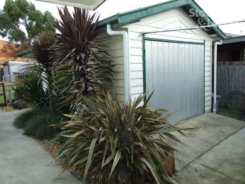 42 Chamberlain Road, Newborough VIC 3825