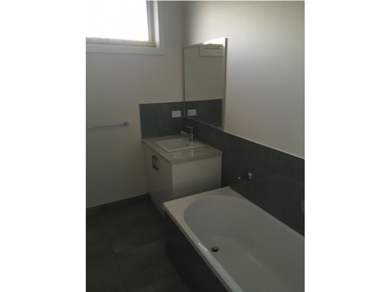 1/27 Victoria Street, Moe VIC 3825