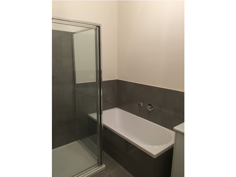 2/27 Victoria Street, Moe VIC 3825