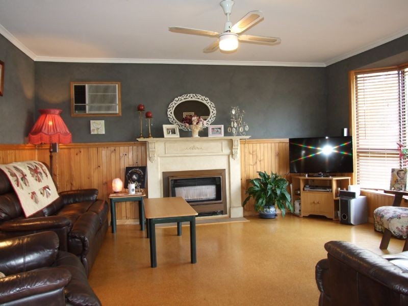34 Elizabeth Street, Moe VIC 3825