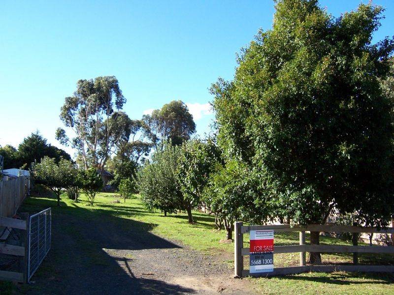 13 Farmer Street, Mirboo North VIC 3871