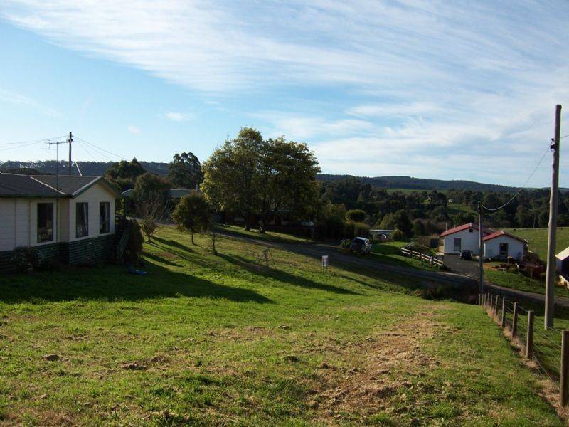 18 Allen Street, Mirboo North VIC 3871