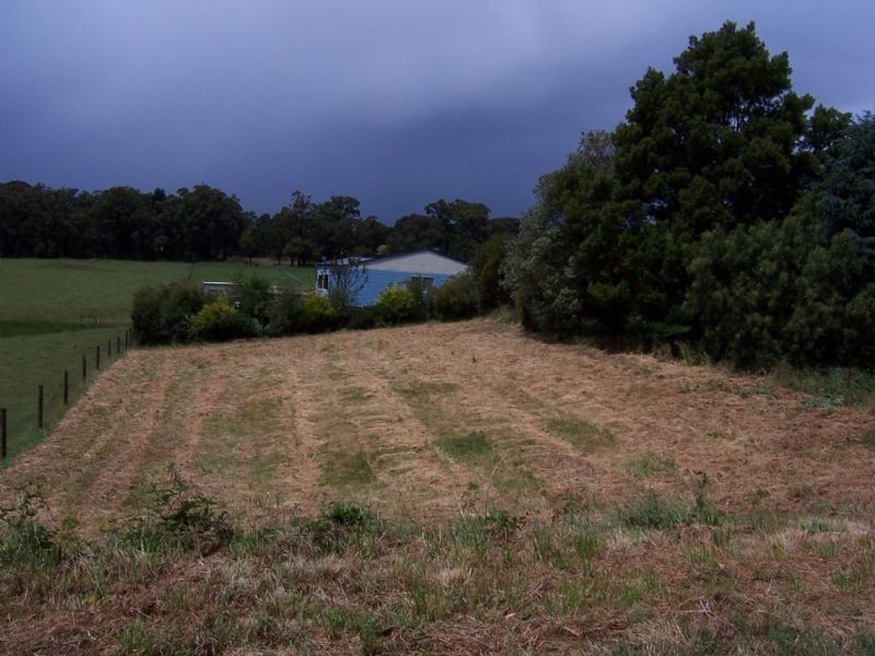 18 Balding Street, Mirboo North VIC 3871