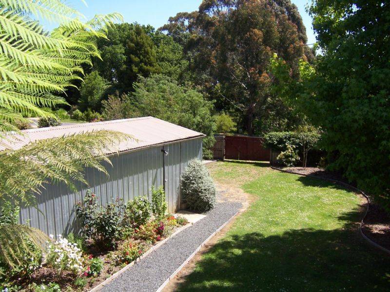 2 Scarlett Street, Mirboo North VIC 3871