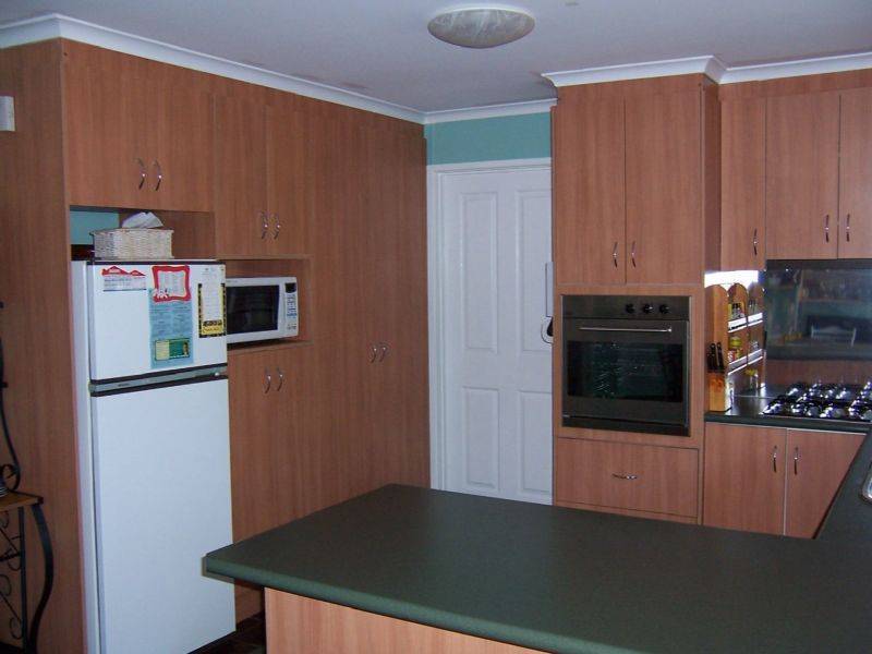 2 Scarlett Street, Mirboo North VIC 3871