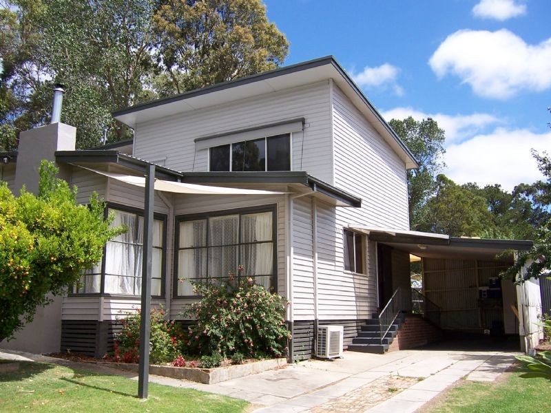1 Grandridge West, Mirboo North VIC 3871
