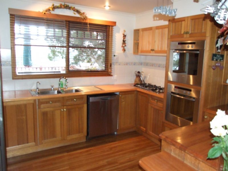 20 Murray Street, Mirboo North VIC 3871