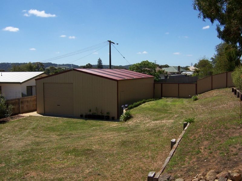 20 Murray Street, Mirboo North VIC 3871