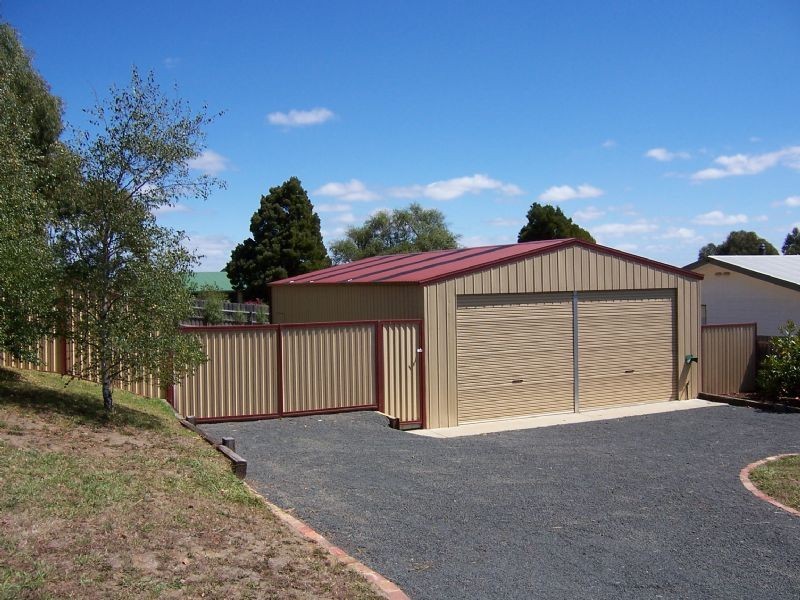 20 Murray Street, Mirboo North VIC 3871