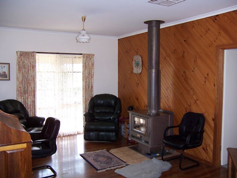 4 James Place, Yinnar South VIC 3869