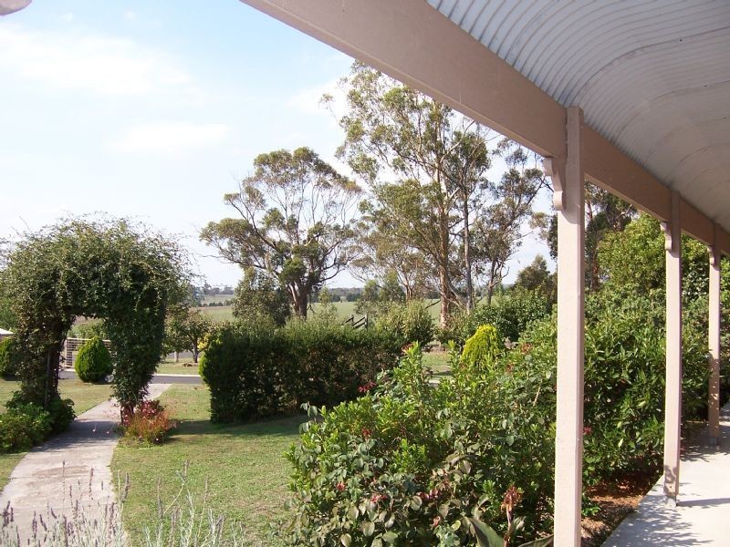 4 James Place, Yinnar South VIC 3869