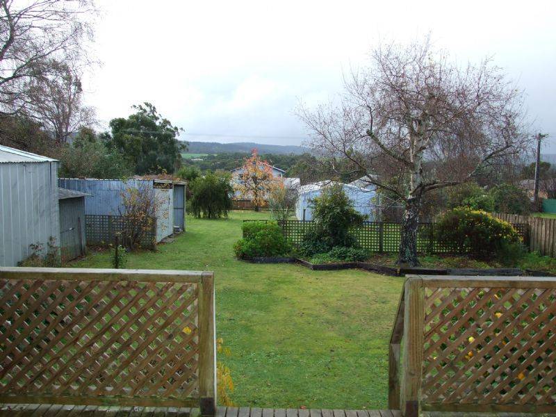 15 Couper Street, Mirboo North VIC 3871