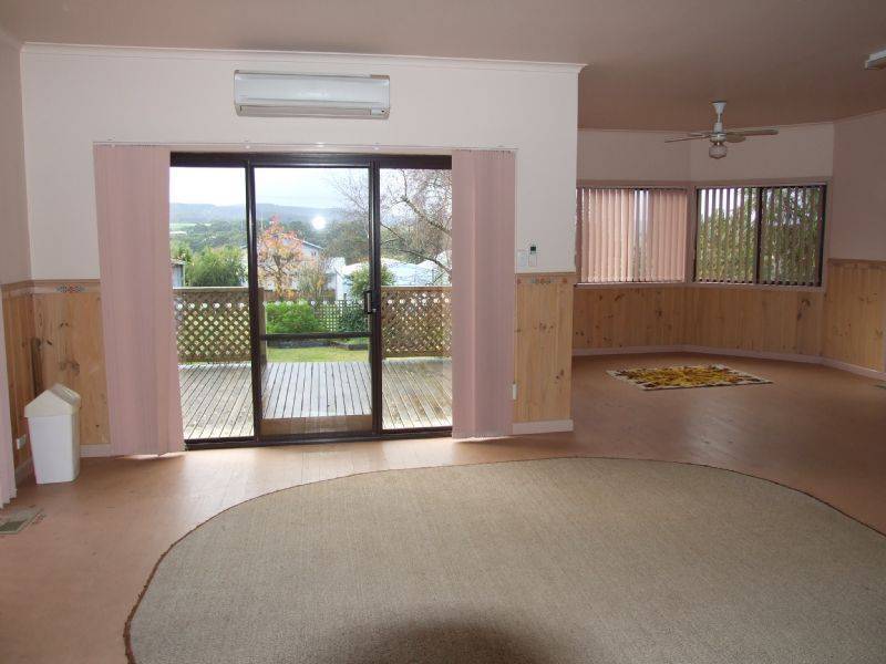 15 Couper Street, Mirboo North VIC 3871