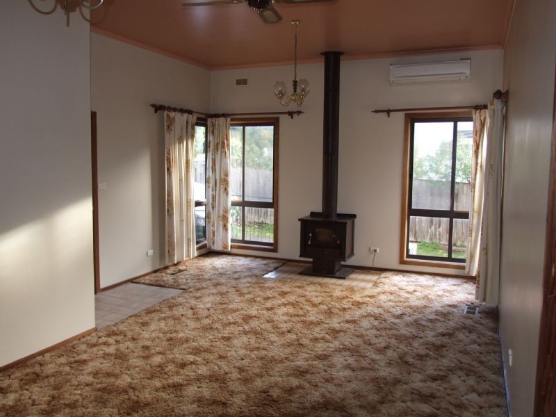 15 Couper Street, Mirboo North VIC 3871