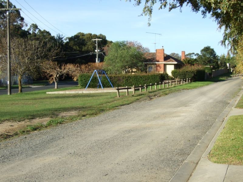 2/9-11 Baromi Road, Mirboo North VIC 3871