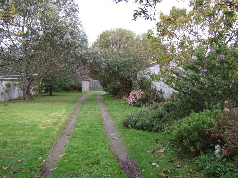 6 Ridgway, Mirboo North VIC 3871