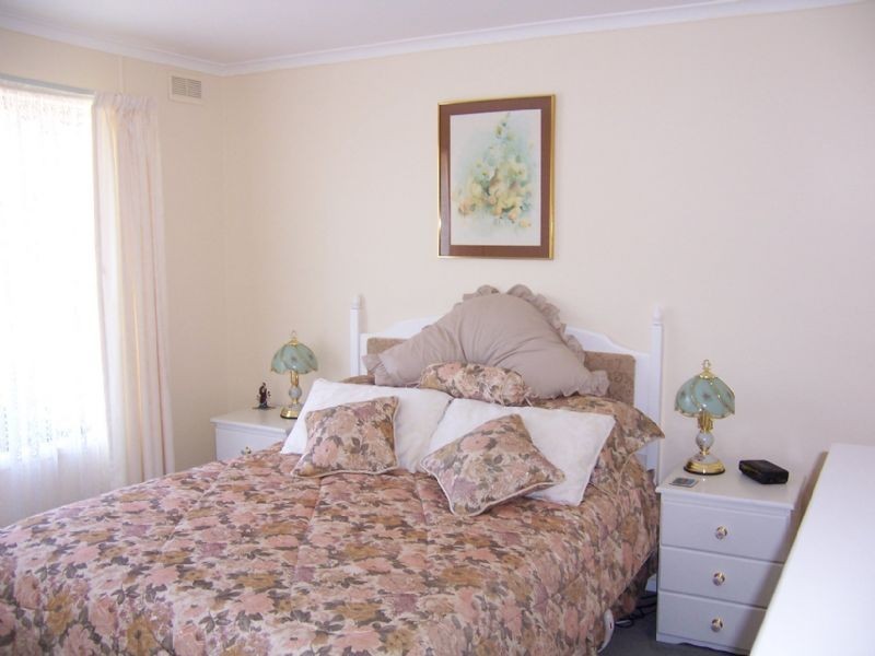 2 Scarlett Street, Mirboo North VIC 3871