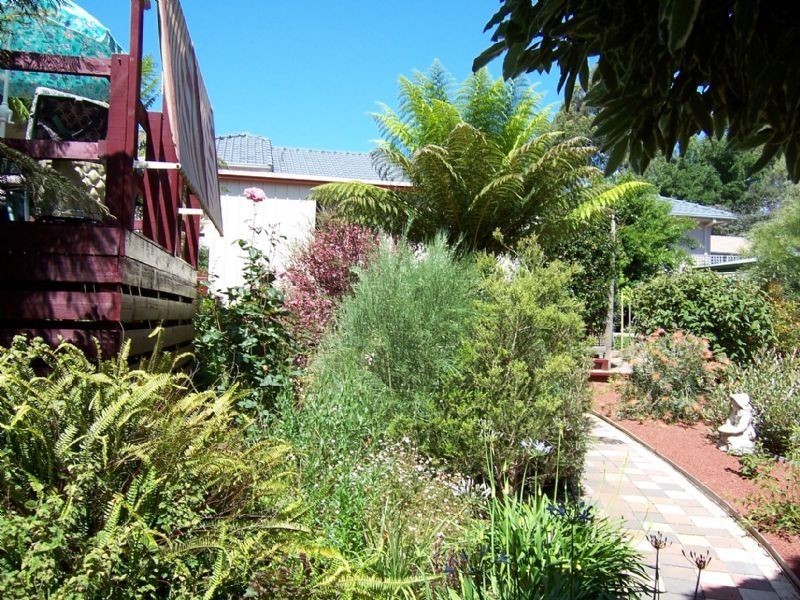 2 Scarlett Street, Mirboo North VIC 3871