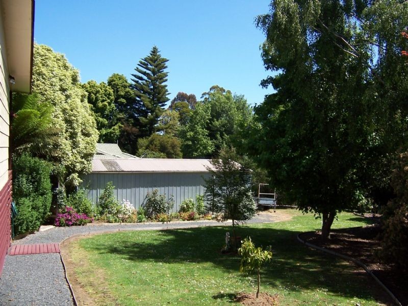 2 Scarlett Street, Mirboo North VIC 3871